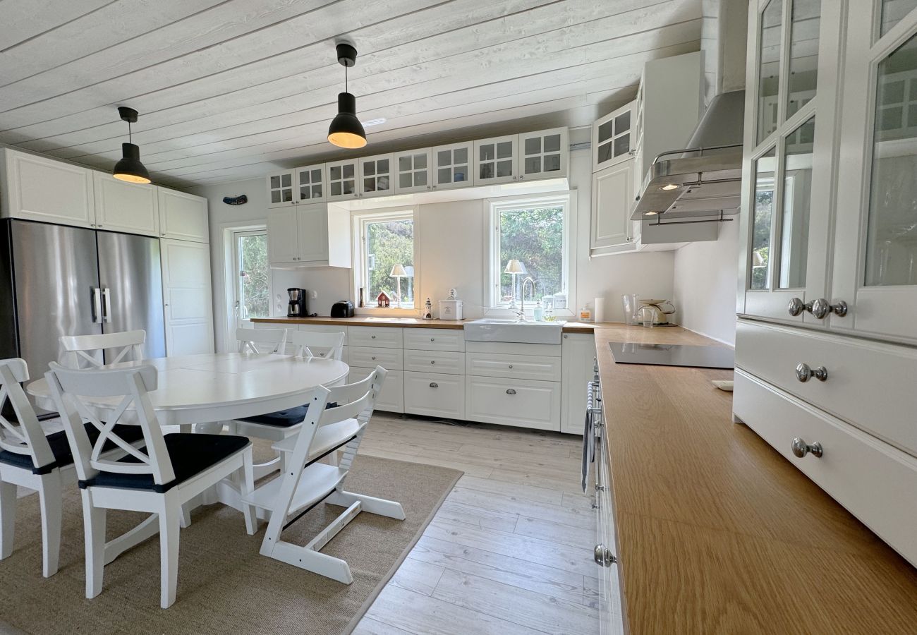 Stuga i Marstrand - Härligt hus med havsutsikt på Marstrand | SE09064