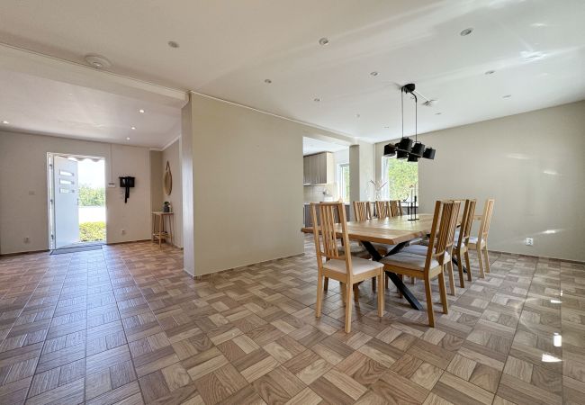 Stuga i Halmstad - Stort och rymligt semesterhus i Vapnö, Halmstad | SE02042  Stuga i Halmstad - Stort och rymligt semesterhus i Vapnö, Halmstad | SE02042