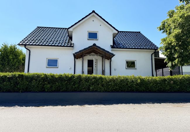 Stuga i Halmstad - Stort och rymligt semesterhus i Vapnö, Halmstad | SE02042  Stuga i Halmstad - Stort och rymligt semesterhus i Vapnö, Halmstad | SE02042