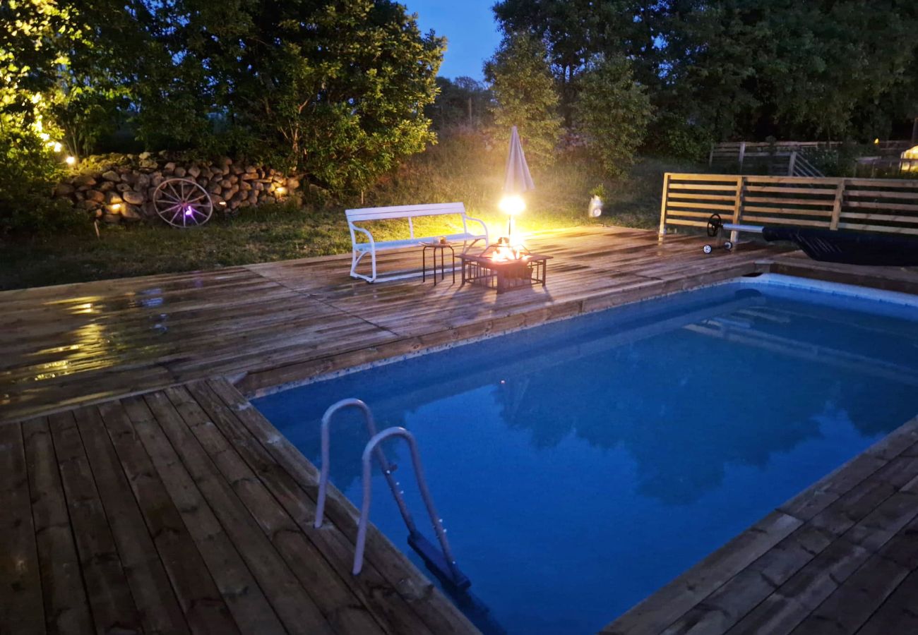 Stuga i Perstorp - Nybyggd villa med pool i Perstorp SE01068