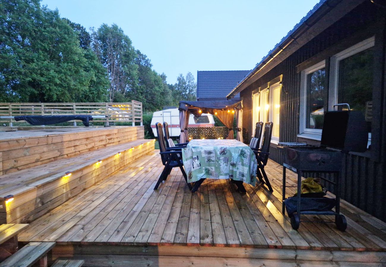 Stuga i Perstorp - Nybyggd villa med pool i Perstorp SE01068