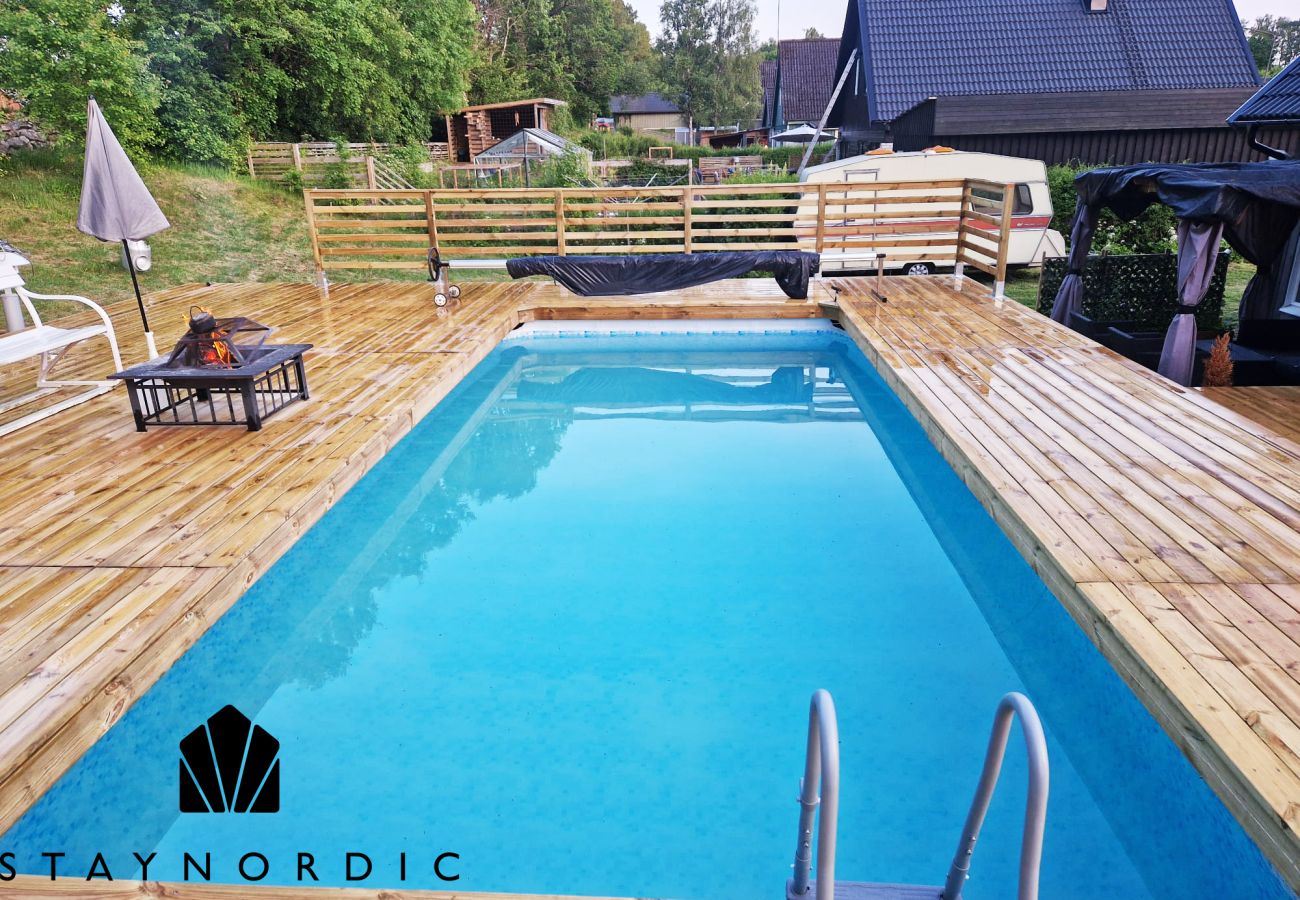 Stuga i Perstorp - Nybyggd villa med pool i Perstorp SE01068