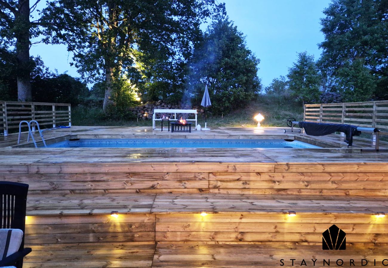 Stuga i Perstorp - Nybyggd villa med pool i Perstorp SE01068