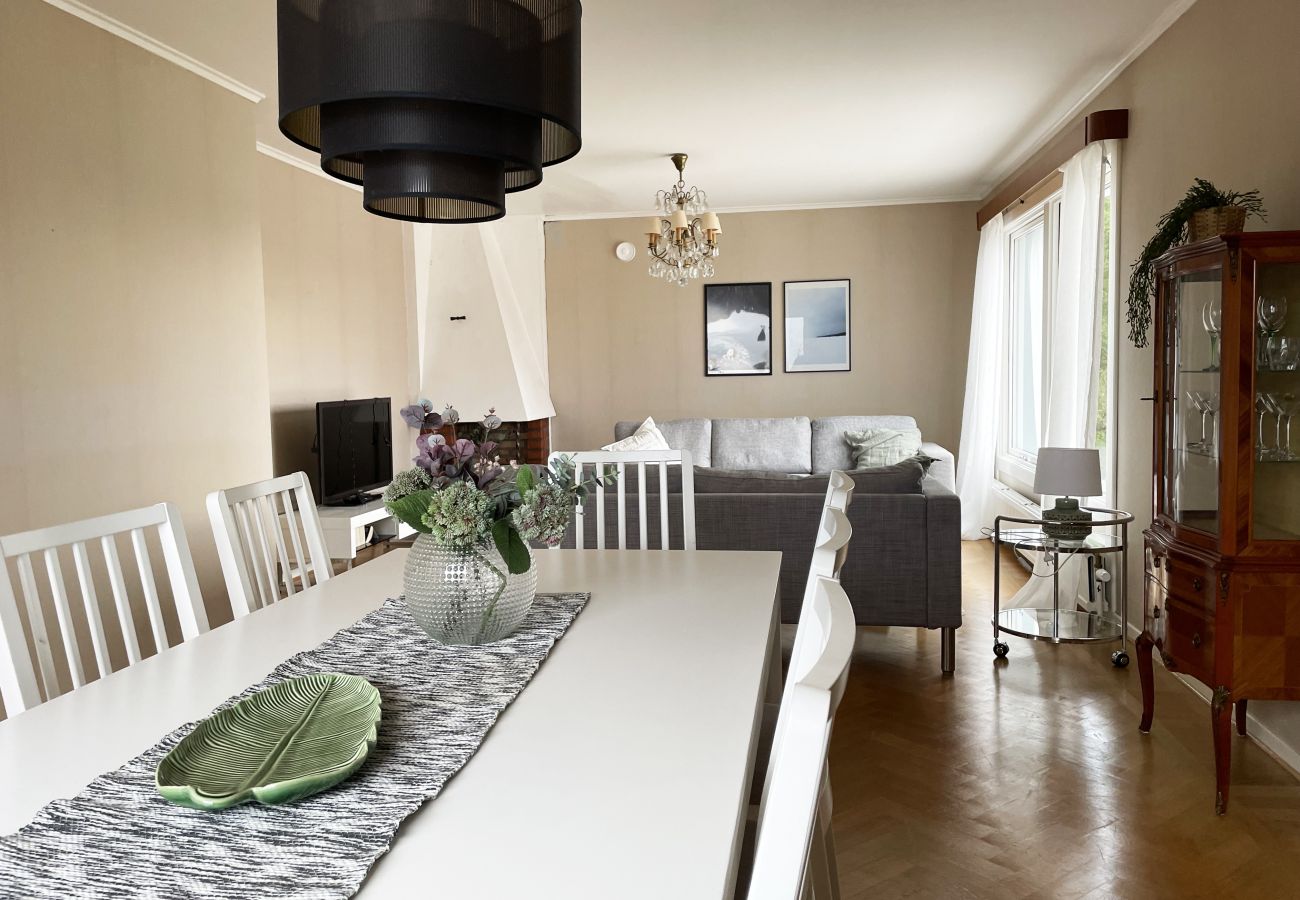 Stuga i Rönnäng - Stor villa med havsutsikt i Rönnäng | SE09078