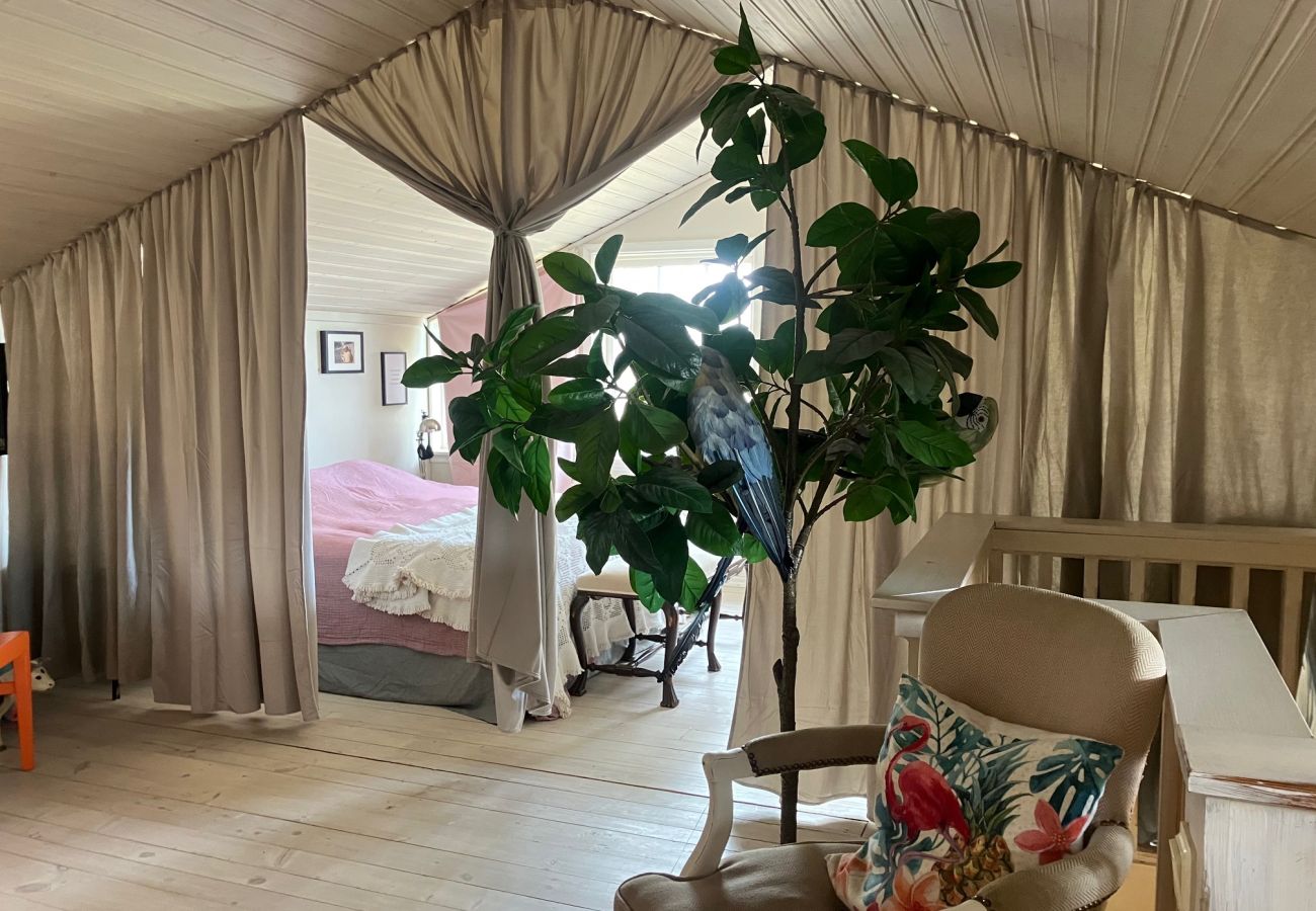 Stuga i Mellbystrand - Semesterhus i norra Mellbystrand med utsikt över Laholmsbukten  SE02039