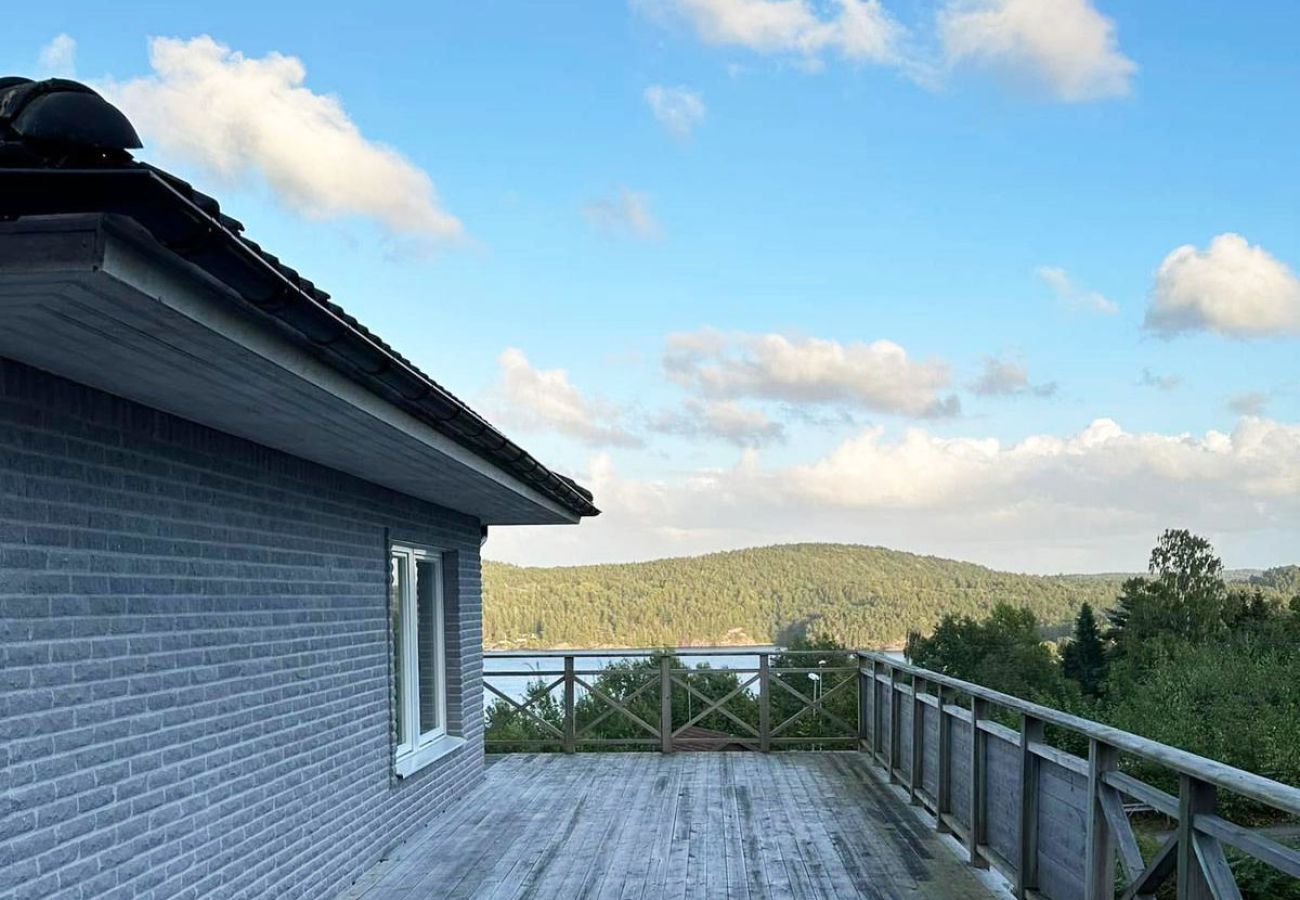 Stuga i Svanesund - Modern villa med havsutsikt i Svanesund | SE09101