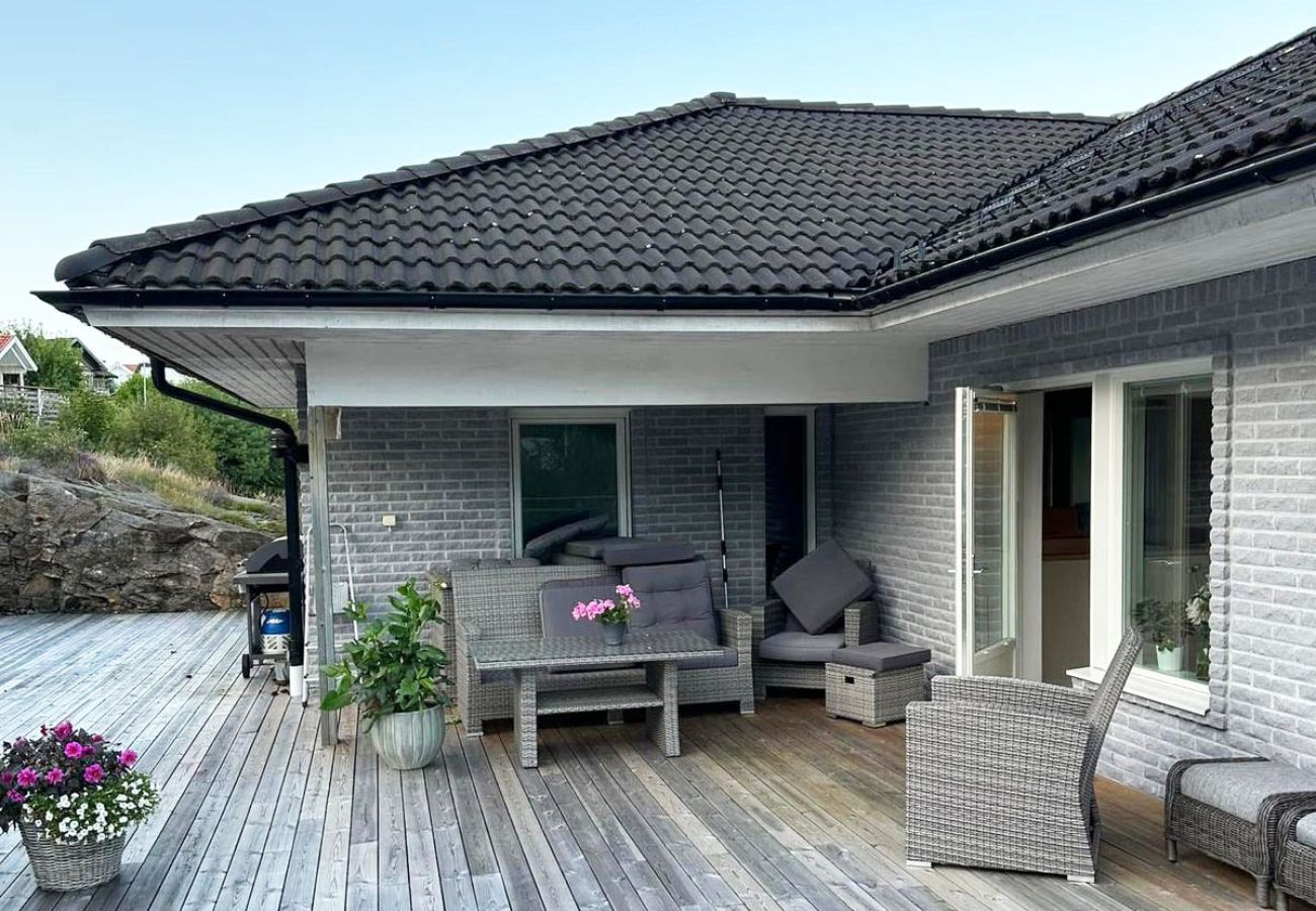 Stuga i Svanesund - Modern villa med havsutsikt i Svanesund | SE09101