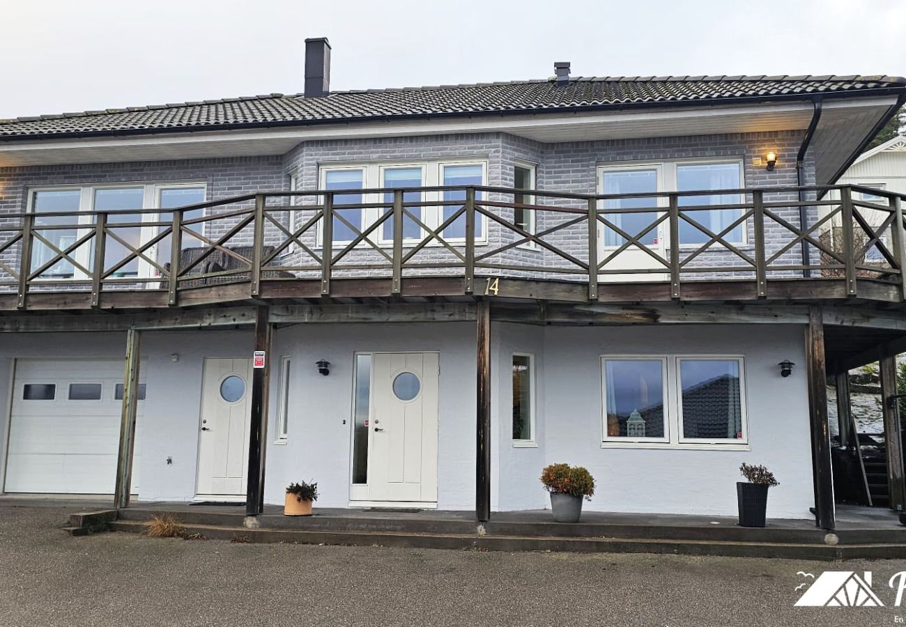 Stuga i Svanesund - Modern villa med havsutsikt i Svanesund | SE09101