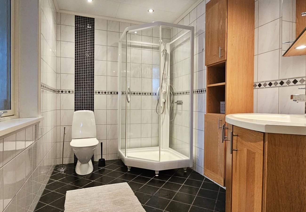 Stuga i Svanesund - Modern villa med havsutsikt i Svanesund | SE09101