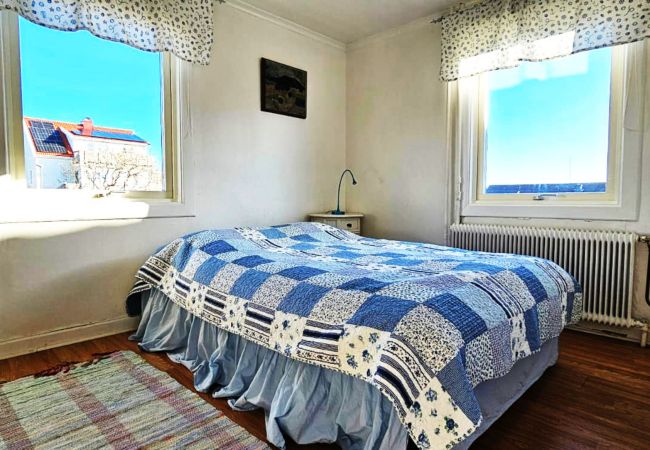 Stuga i Skärhamn - Stort hus med två lägenheter i centrala Skärhamn | SE09100 Stuga i Skärhamn - Stort hus med två lägenheter i centrala Skärhamn | SE09100