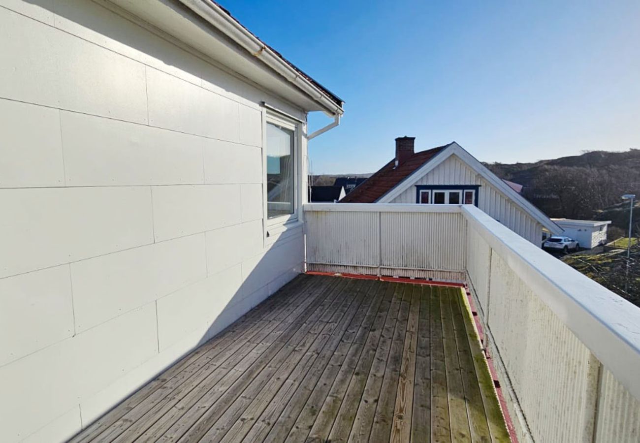 Stuga i Skärhamn - Stort hus med två lägenheter i centrala Skärhamn | SE09100