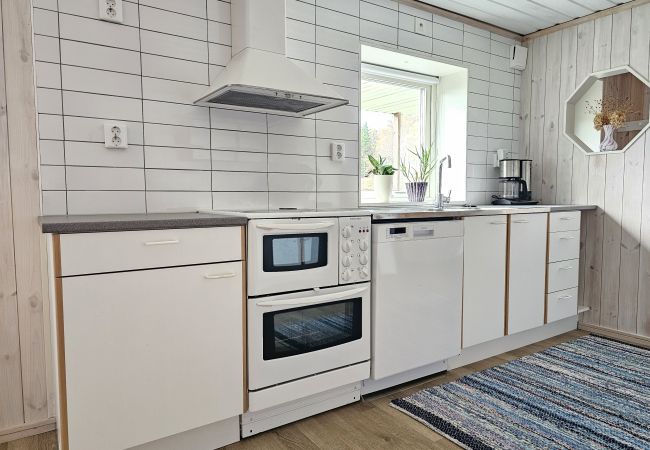 Stuga i Henån - Stort hus på Orust i lugnt, avskilt läge | SE09103 Stuga i Henån - Stort hus på Orust i lugnt, avskilt läge | SE09103