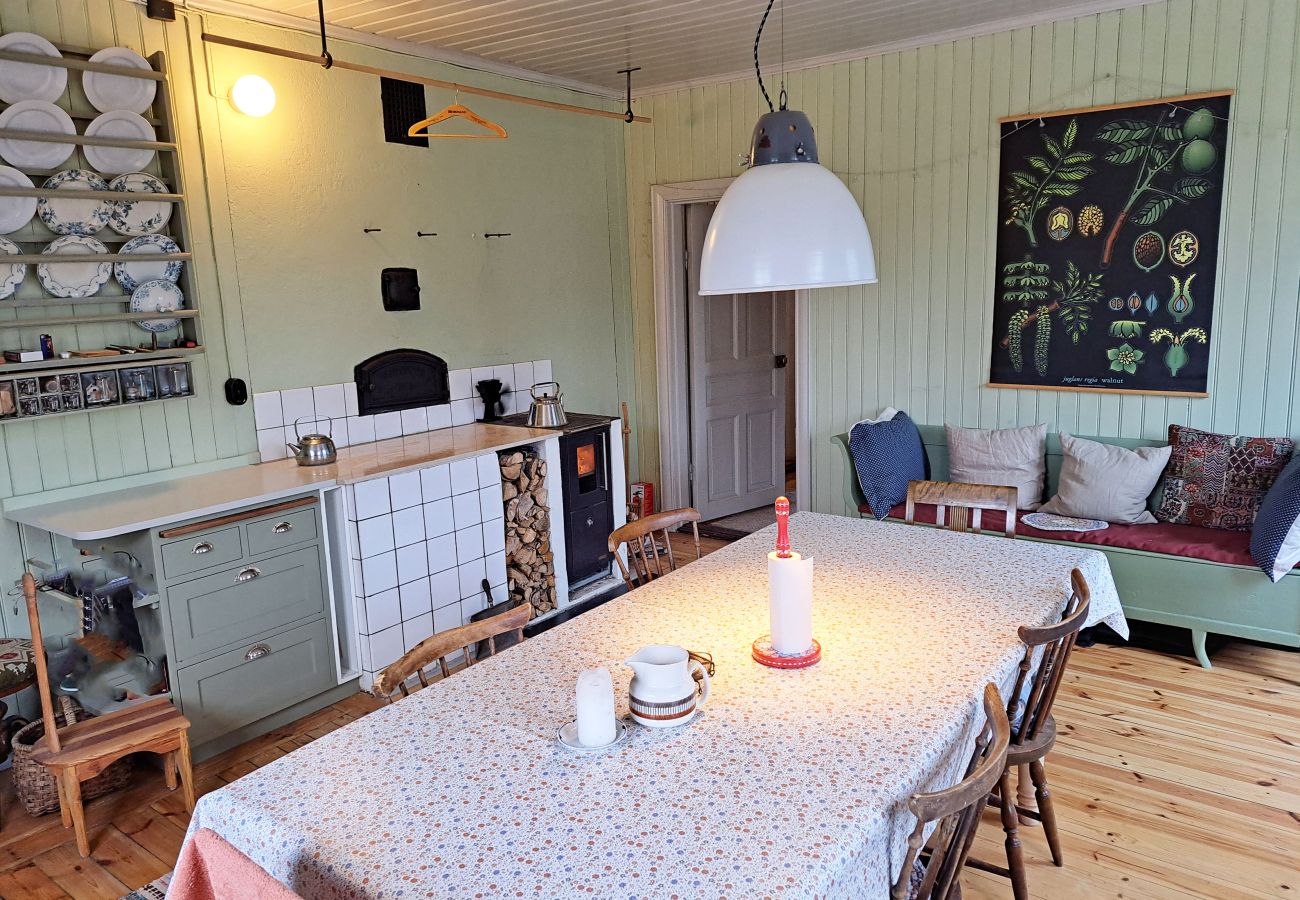 Stuga i Julita - Sommarhus med avskilt läge i Julita     SE14028