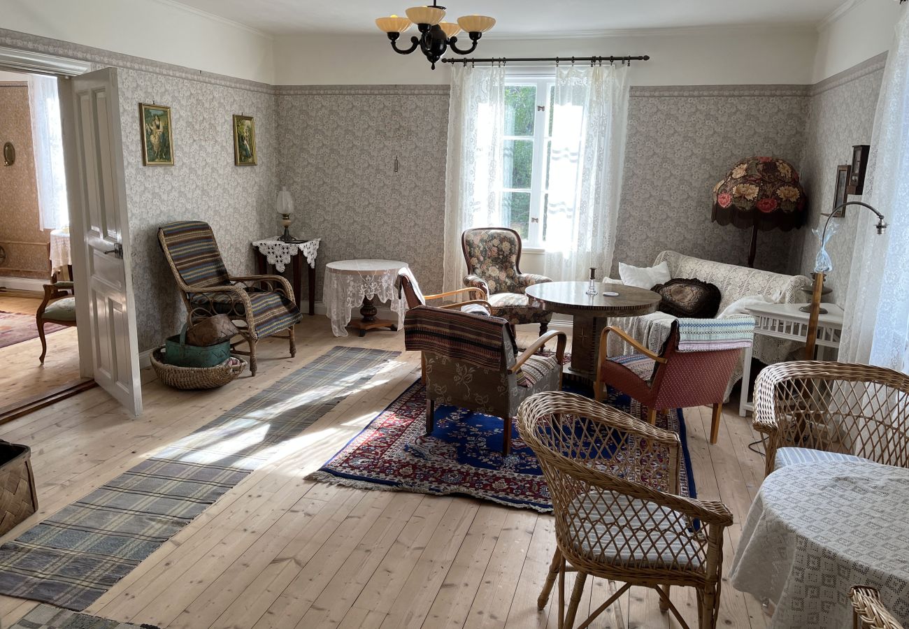 Stuga i Julita - Sommarhus med avskilt läge i Julita     SE14028