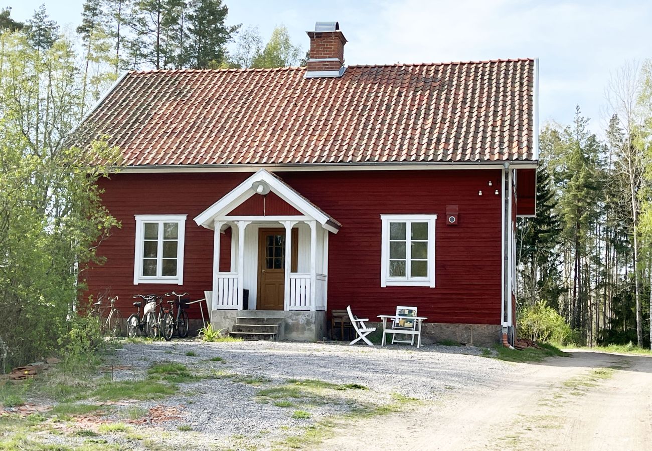 Stuga i Julita - Sommarhus med avskilt läge i Julita     SE14028