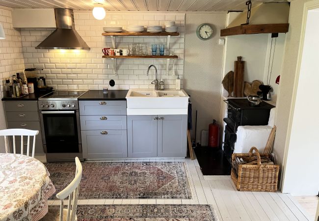 Stuga i Julita - Mysigt boende med närhet till sjö i Julita | SE14029  Stuga i Julita - Mysigt boende med närhet till sjö i Julita | SE14029