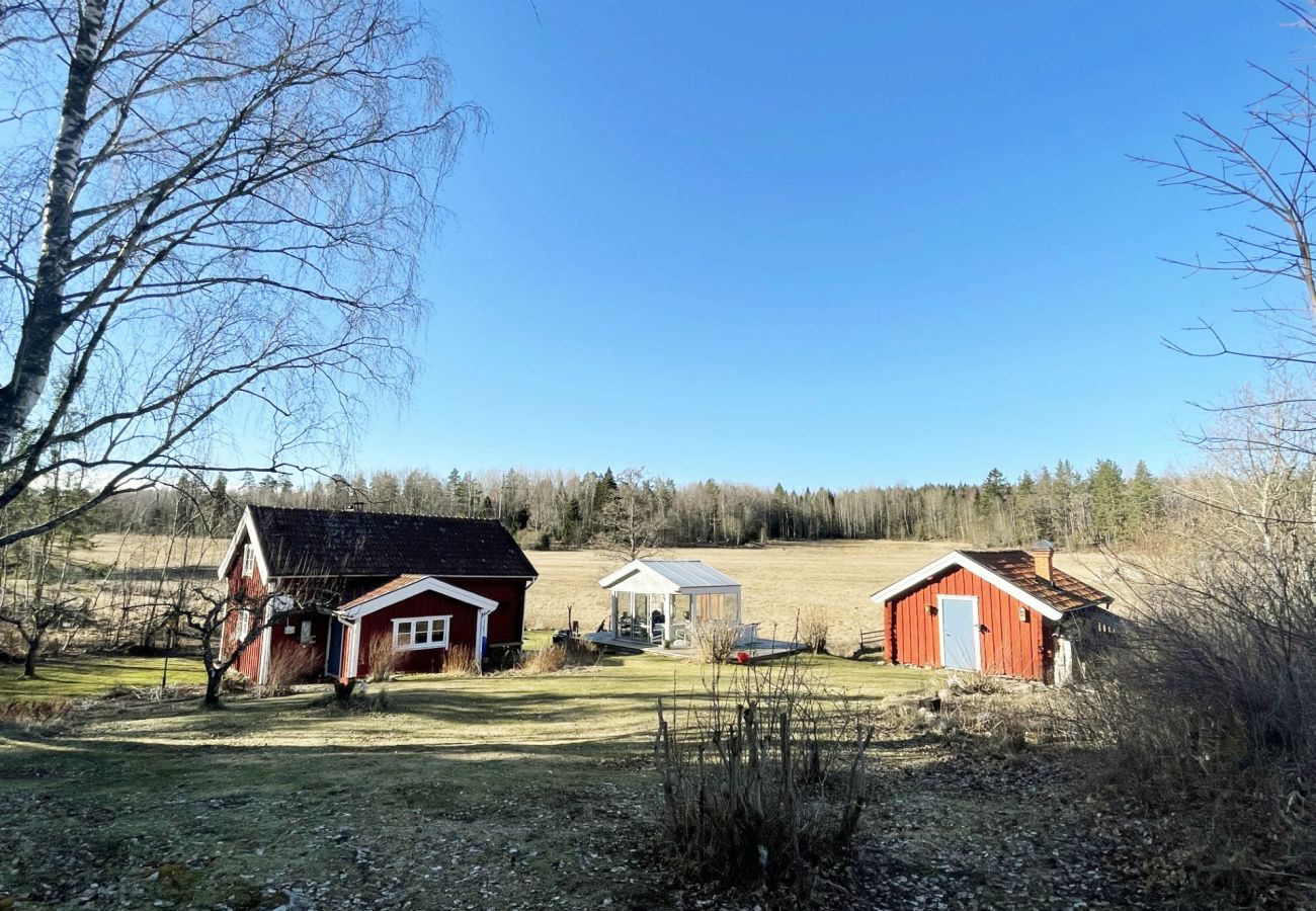 Stuga i Julita - Mysigt boende med närhet till sjö i Julita | SE14029 