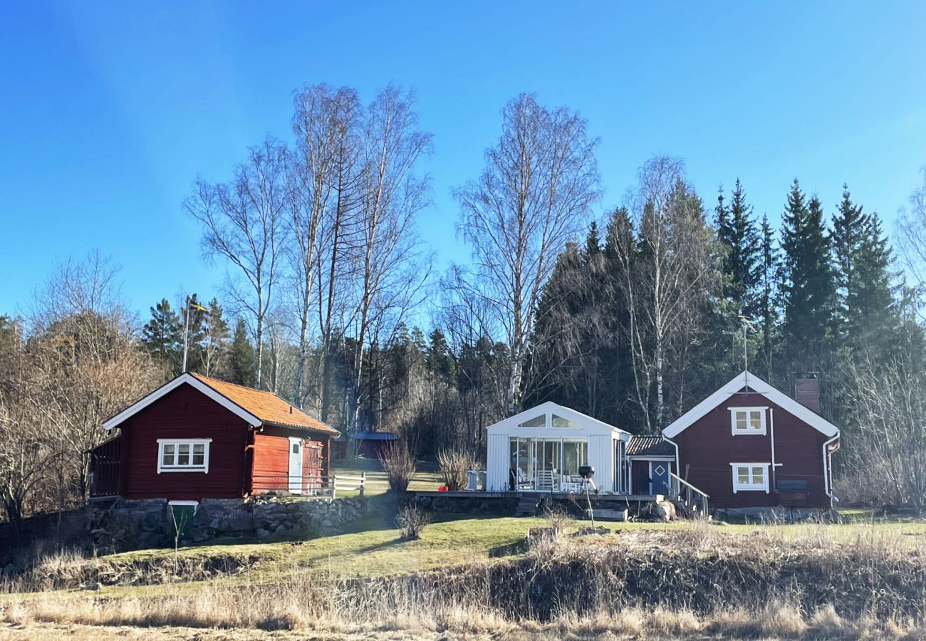 Stuga i Julita - Mysigt boende med närhet till sjö i Julita | SE14029 