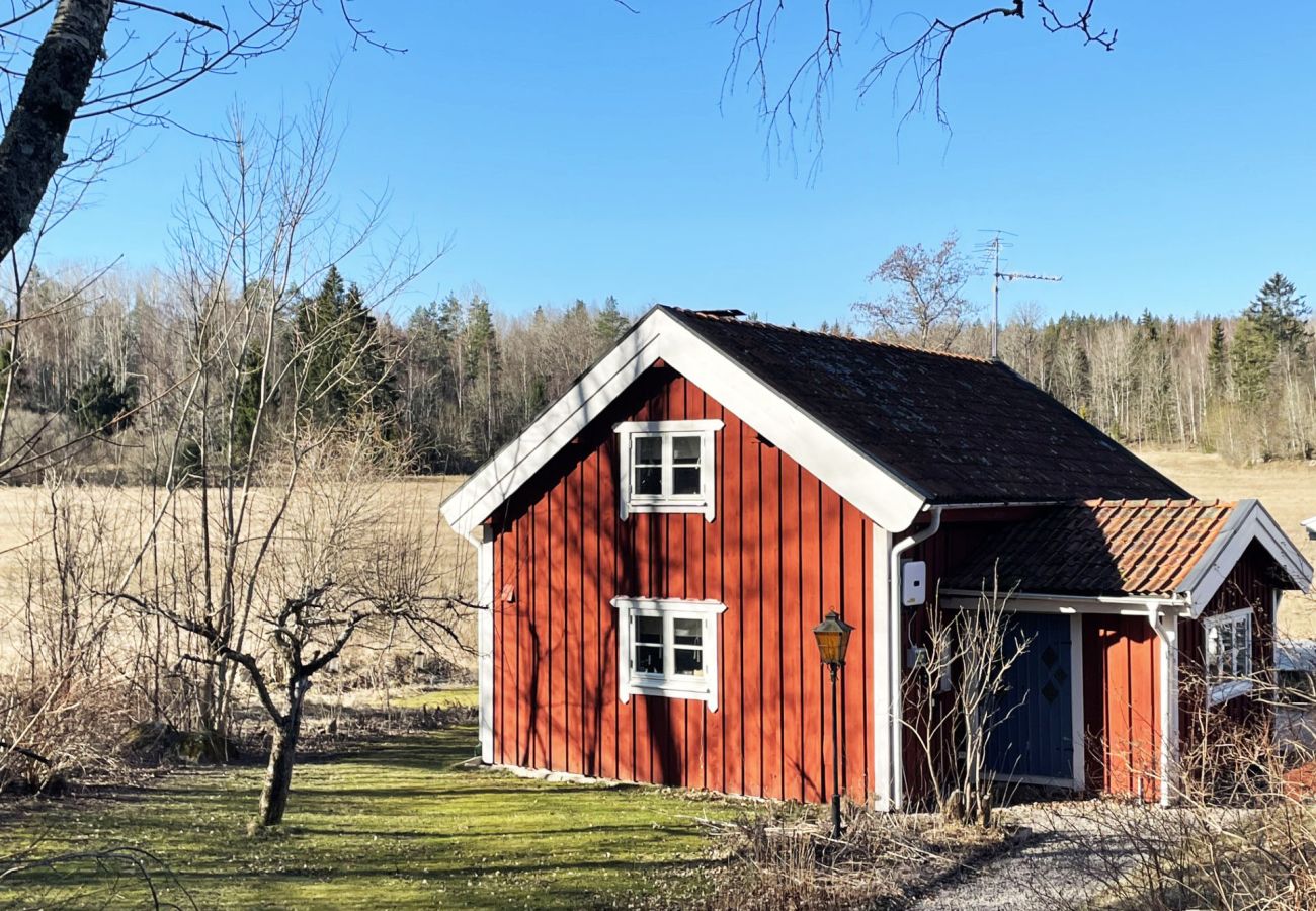 Stuga i Julita - Mysigt boende med närhet till sjö i Julita | SE14029 