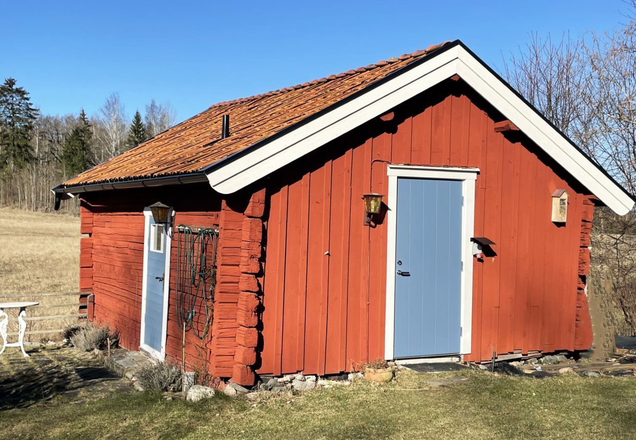 Stuga i Julita - Mysigt boende med närhet till sjö i Julita | SE14029 