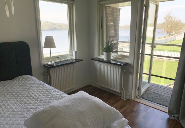 Stuga i Ronneby - Semesterboende i Ronneby med badplats och  brygga | SE03019 Stuga i Ronneby - Semesterboende i Ronneby med badplats och  brygga | SE03019