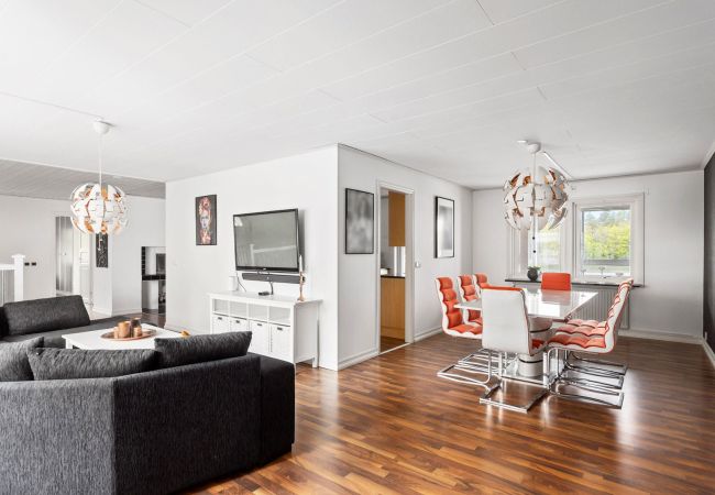 Stuga i Ronneby - Semesterboende i Ronneby med badplats och  brygga | SE03019 Stuga i Ronneby - Semesterboende i Ronneby med badplats och  brygga | SE03019