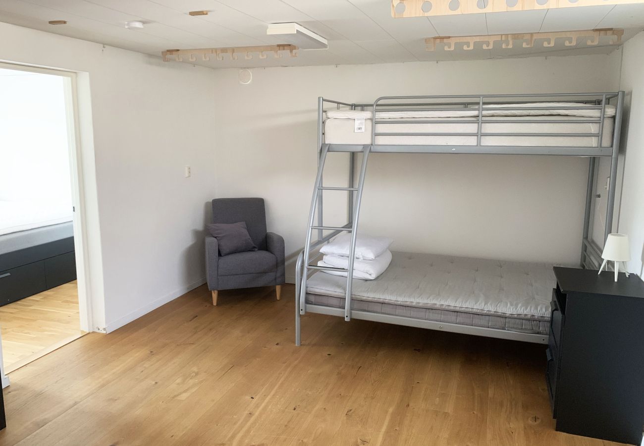 Stuga i Ronneby - Semesterboende i Ronneby med badplats och  brygga | SE03019