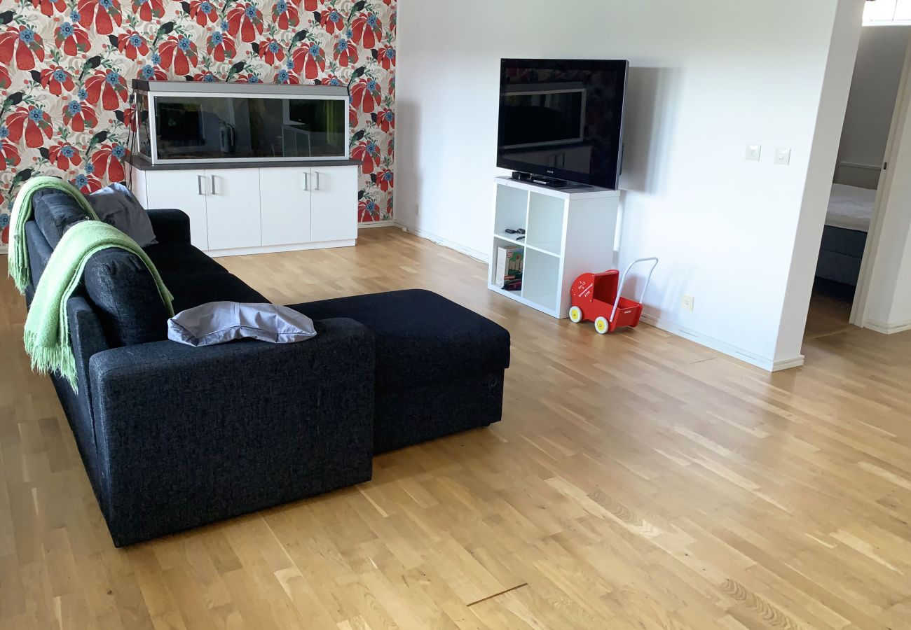 Stuga i Ronneby - Semesterboende i Ronneby med badplats och  brygga | SE03019