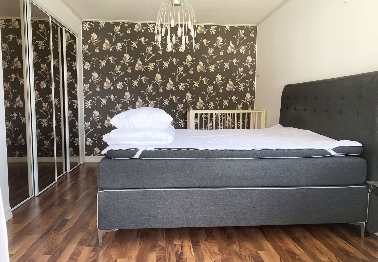Stuga i Ronneby - Semesterboende i Ronneby med badplats och  brygga | SE03019