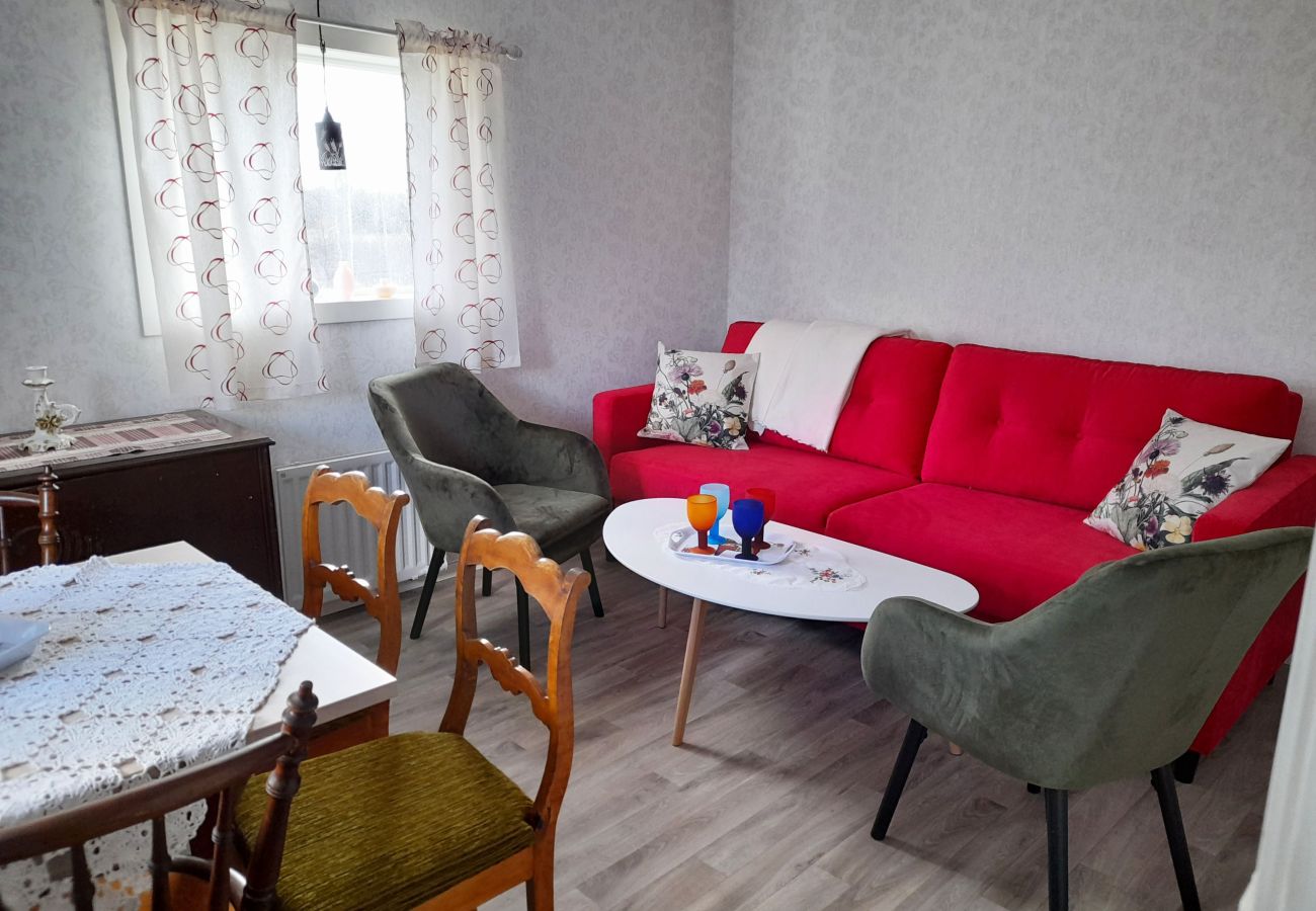 Stuga i Mönsterås - Trivsam stuga i lantlig idyll nära Mönsterås | SE05055