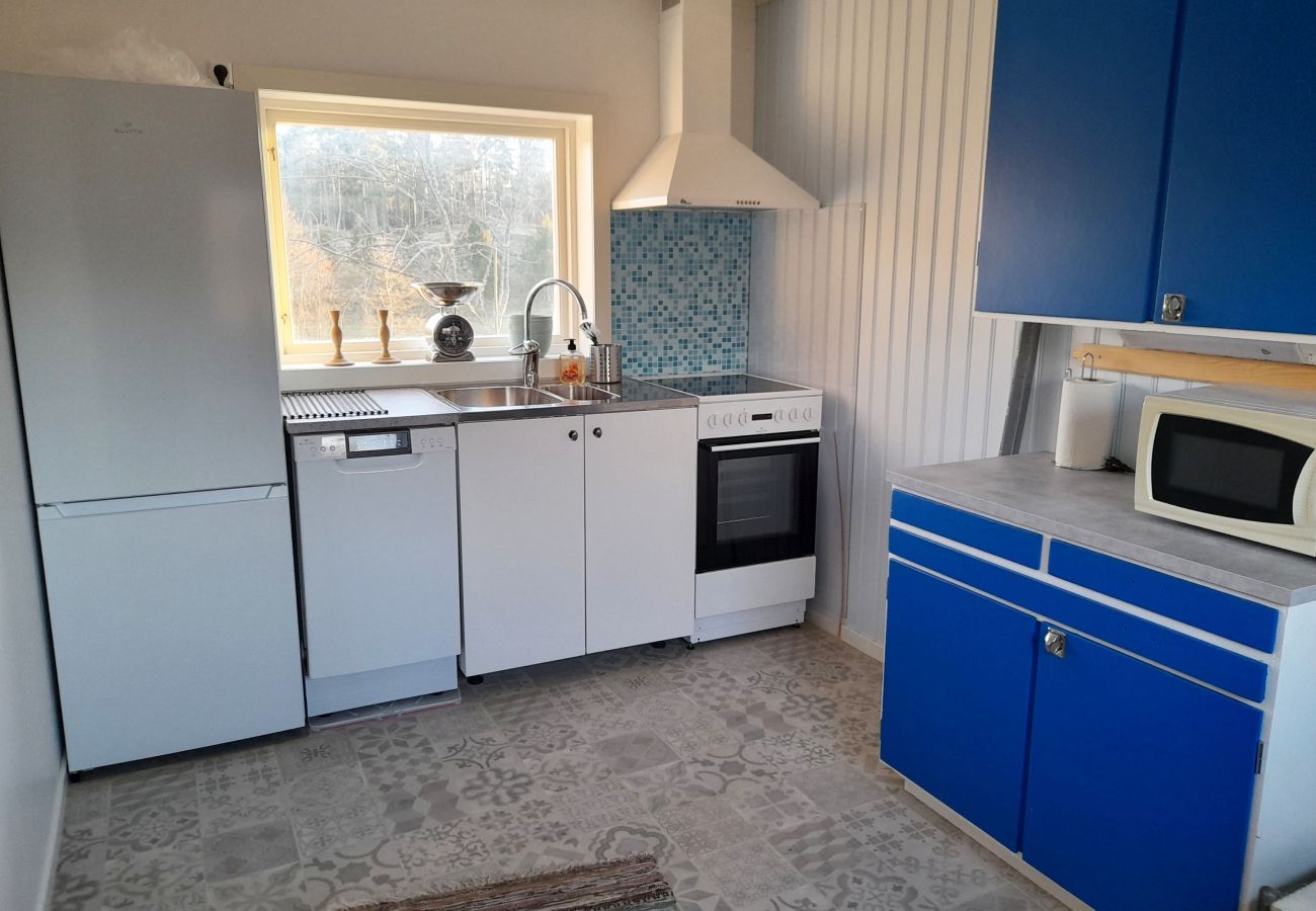 Stuga i Mönsterås - Trivsam stuga i lantlig idyll nära Mönsterås | SE05055