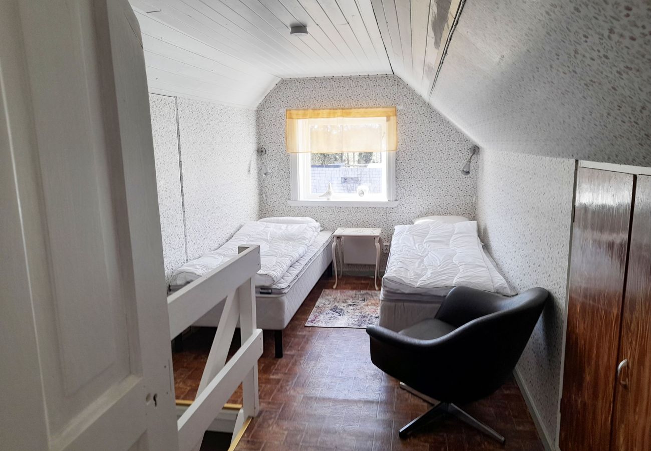 Stuga i Mönsterås - Trivsam stuga i lantlig idyll nära Mönsterås | SE05055