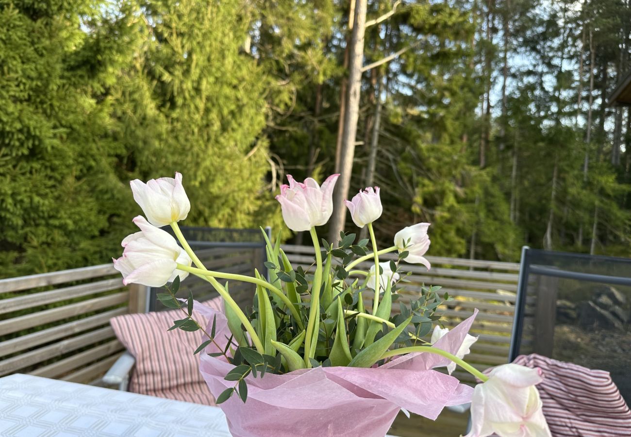 Lanthus i Henån - Nybyggd stuga i lantlig idyll nära hav och bad | SE09110
