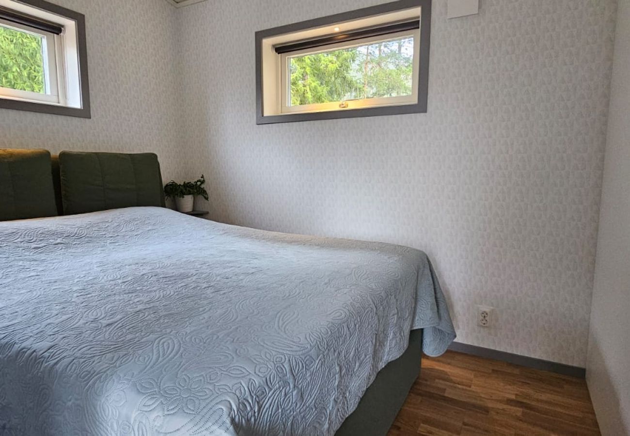 Lanthus i Henån - Nybyggd stuga i lantlig idyll nära hav och bad | SE09110