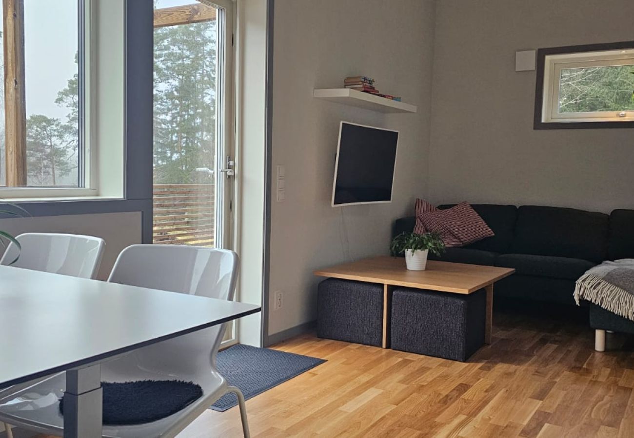 Lanthus i Henån - Nybyggd stuga i lantlig idyll nära hav och bad | SE09110