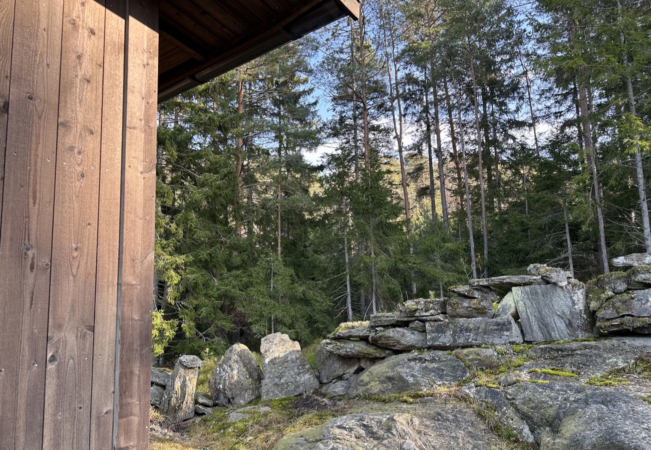 Lanthus i Henån - Nybyggd stuga i lantlig idyll nära hav och bad | SE09110