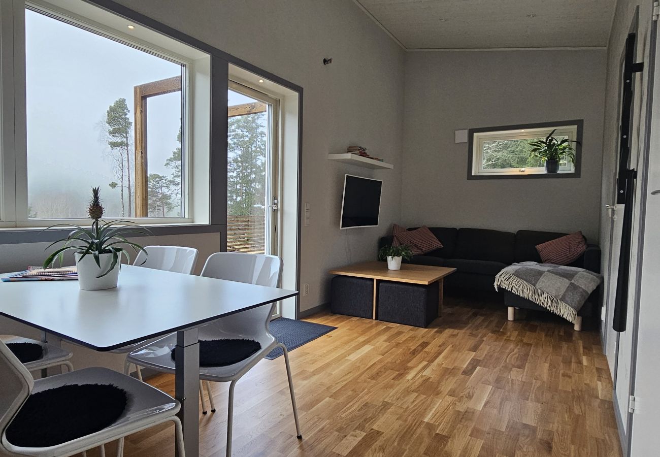 Lanthus i Henån - Nybyggd stuga i lantlig idyll nära hav och bad | SE09110