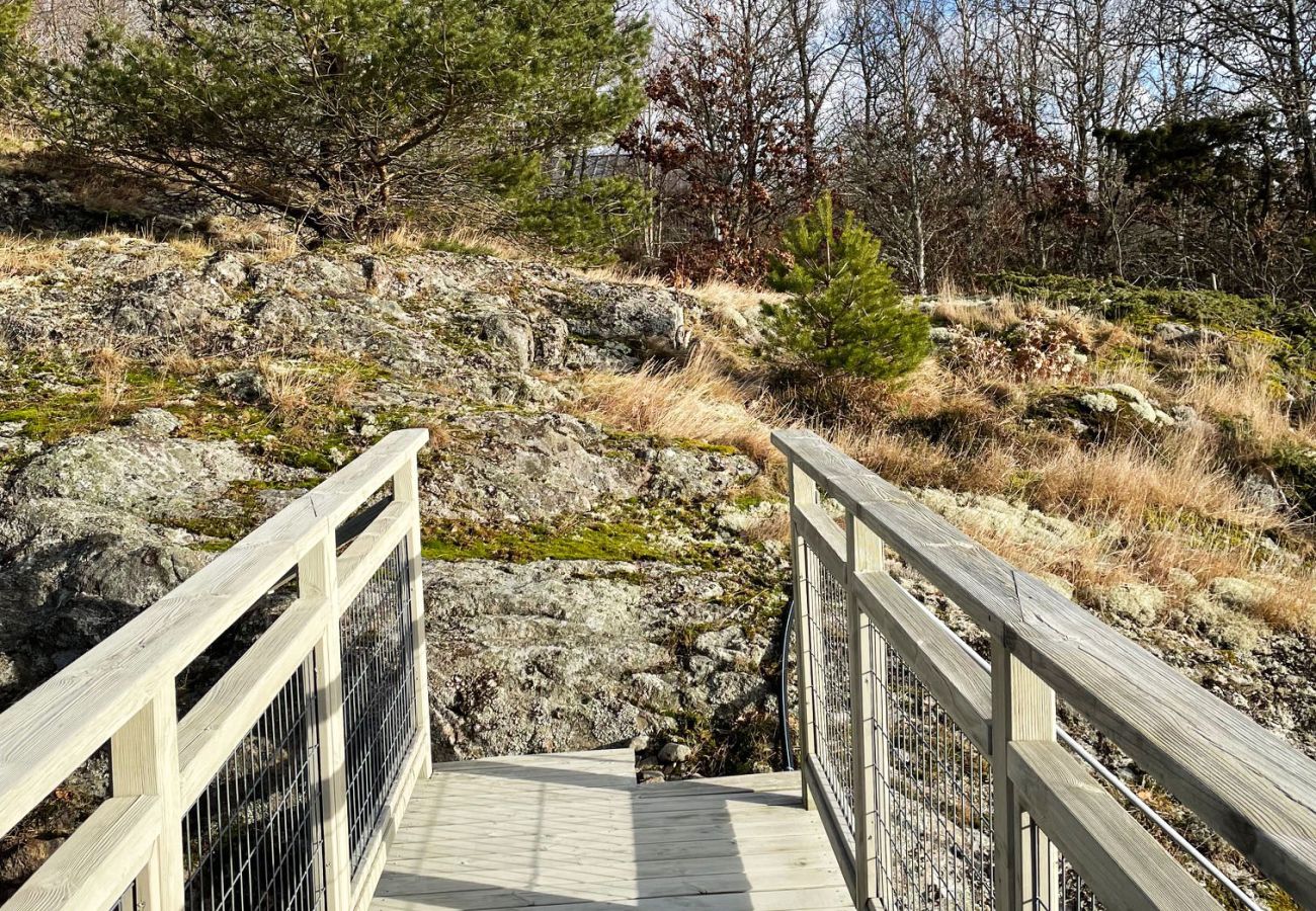 Stuga i Nösund - Fräsch och trevlig stuga, nära badorten Nösund  SE09111