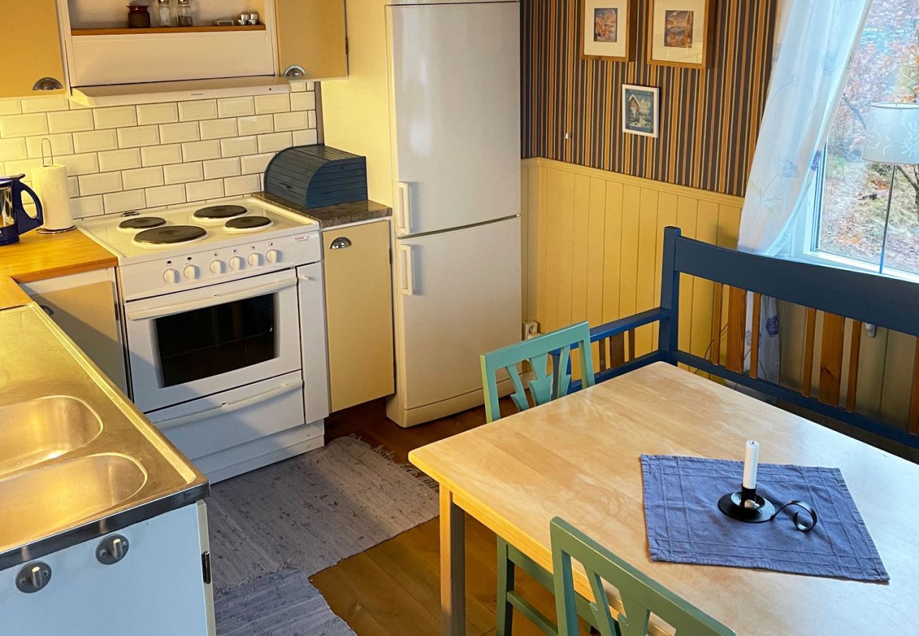 Stuga i Nösund - Fräsch och trevlig stuga, nära badorten Nösund  SE09111