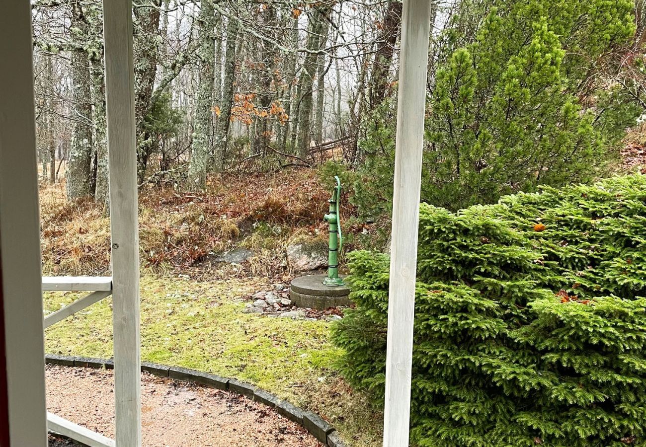 Stuga i Nösund - Fräsch och trevlig stuga, nära badorten Nösund  SE09111