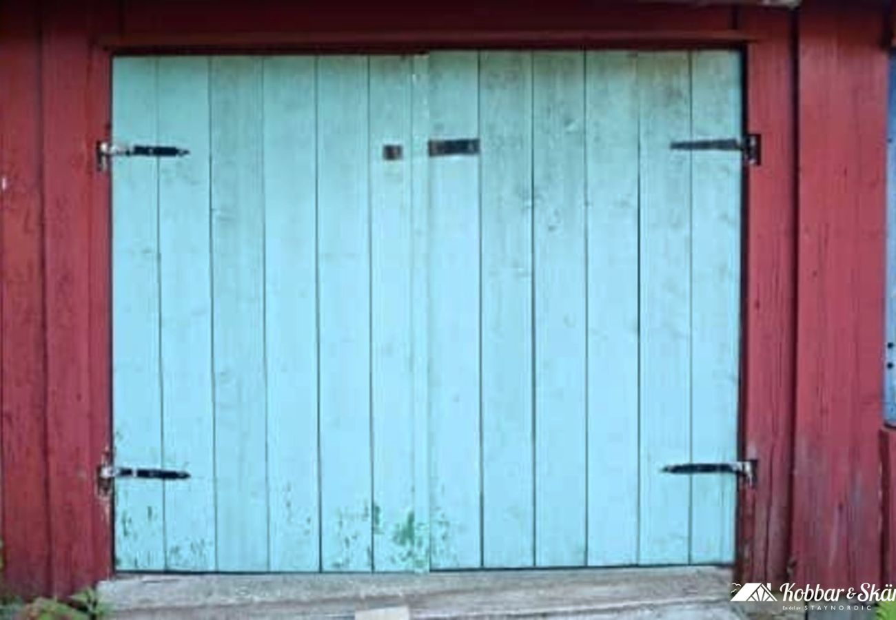 Stuga i Fagerfjäll - Med skogen precis intill får du en fridfull semester på Tjörn.   SE09118