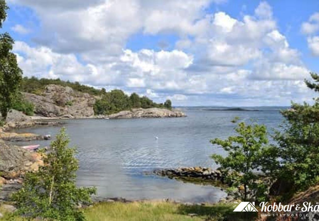 Stuga i Fagerfjäll - Med skogen precis intill får du en fridfull semester på Tjörn.   SE09118