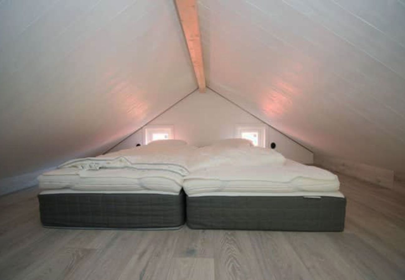 Stuga i Fagerfjäll - Med skogen precis intill får du en fridfull semester på Tjörn.   SE09118