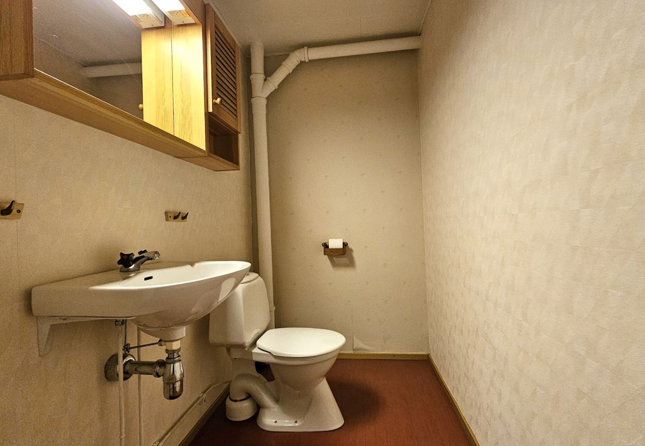 Stuga i Henån - Villa i Henån med jacuzzi, bastu & uterum | SE09119