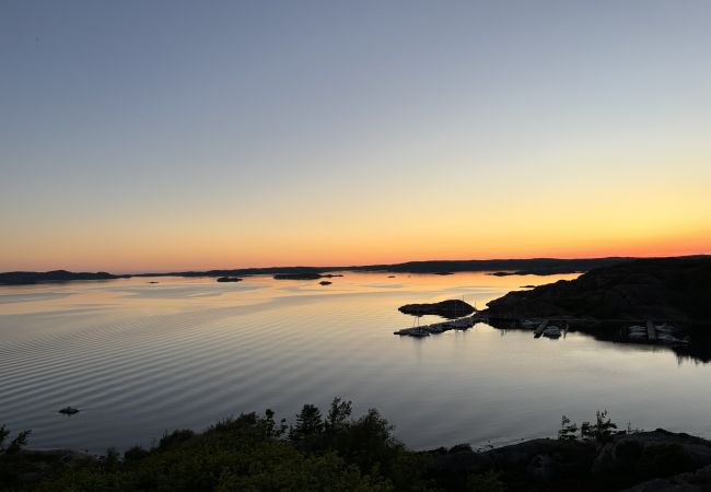 Stuga i Hjälteby - Arkitektritad villa med pool, bastu och havsutsikt på Mjörn| SE09124 Stuga i Hjälteby - Arkitektritad villa med pool, bastu och havsutsikt på Mjörn| SE09124