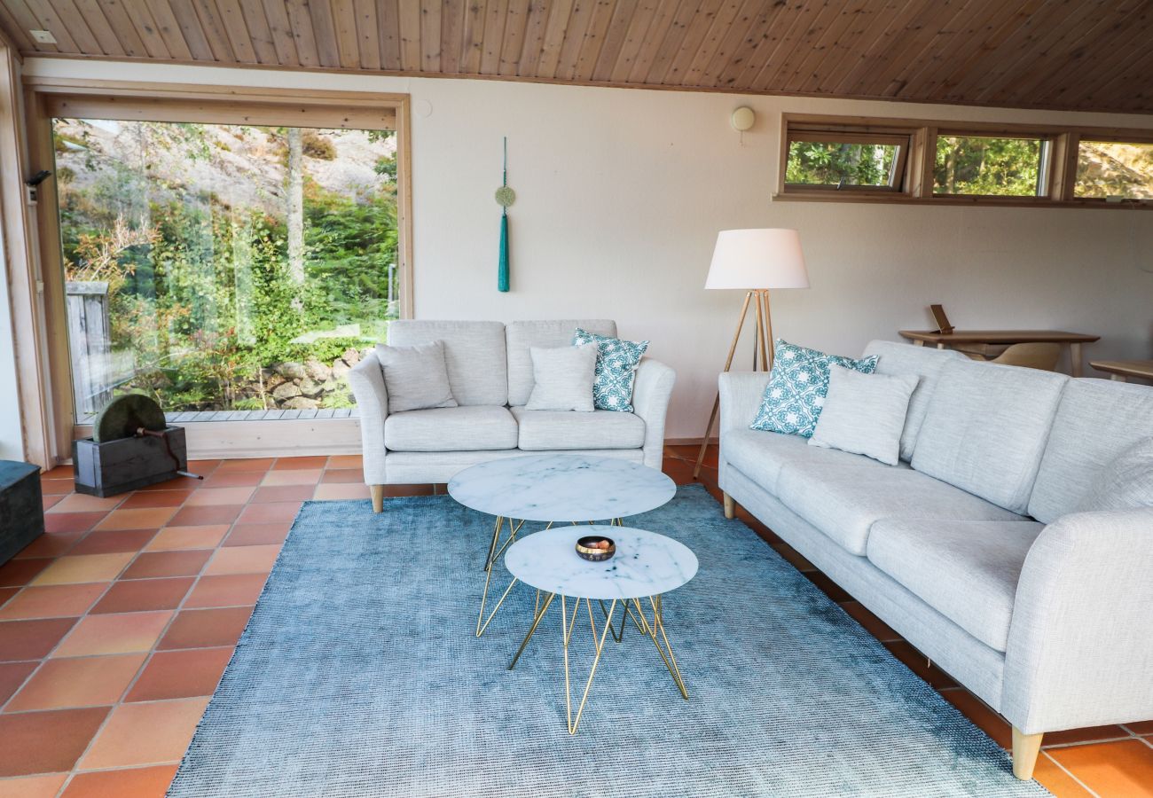 Stuga i Hjälteby - Arkitektritad villa med pool, bastu och havsutsikt på Mjörn| SE09124