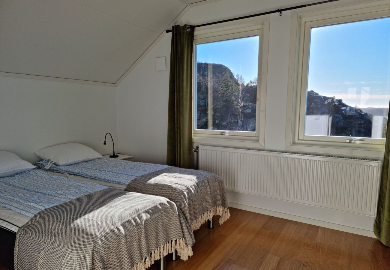 Stuga i Ellös - Panoramautsikt på Ellös topp med 500 m till havet | SE09125