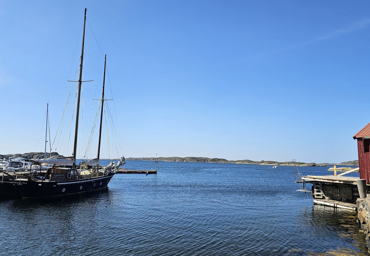 Stuga i Ellös - Panoramautsikt på Ellös topp med 500 m till havet | SE09125