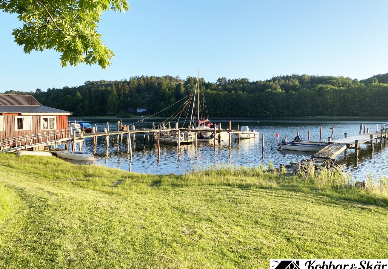 Stuga i Nösund - Simons stuga med strandkant i Boxvik, Orust | SE09128