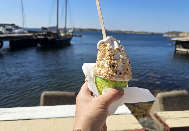 Stuga i Hälleviksstrand - Två charmiga röda stugor i Hälleviksstrand | SE09133 Stuga i Hälleviksstrand - Två charmiga röda stugor i Hälleviksstrand | SE09133